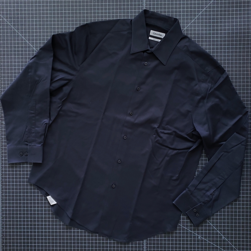 CALVIN KLEIN BUTTON-DOWN DRESS SHIRT